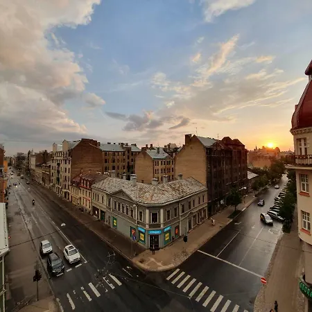 Smart By Old Town Apartment *