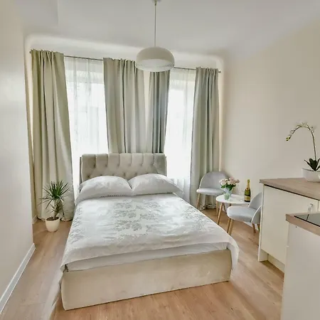 Smart By Old Town Apartment *