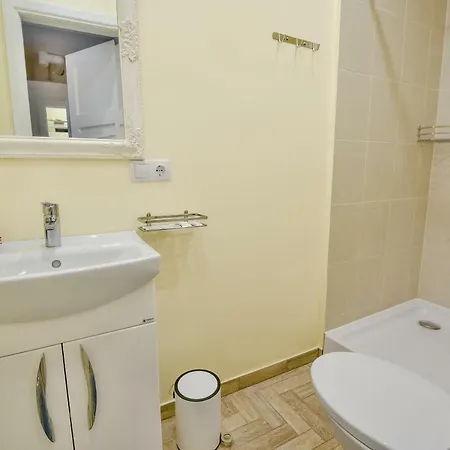 Smart By Old Town Apartment
