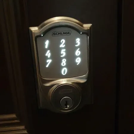Апартаменти Smart Home Center Studios Ac52 *